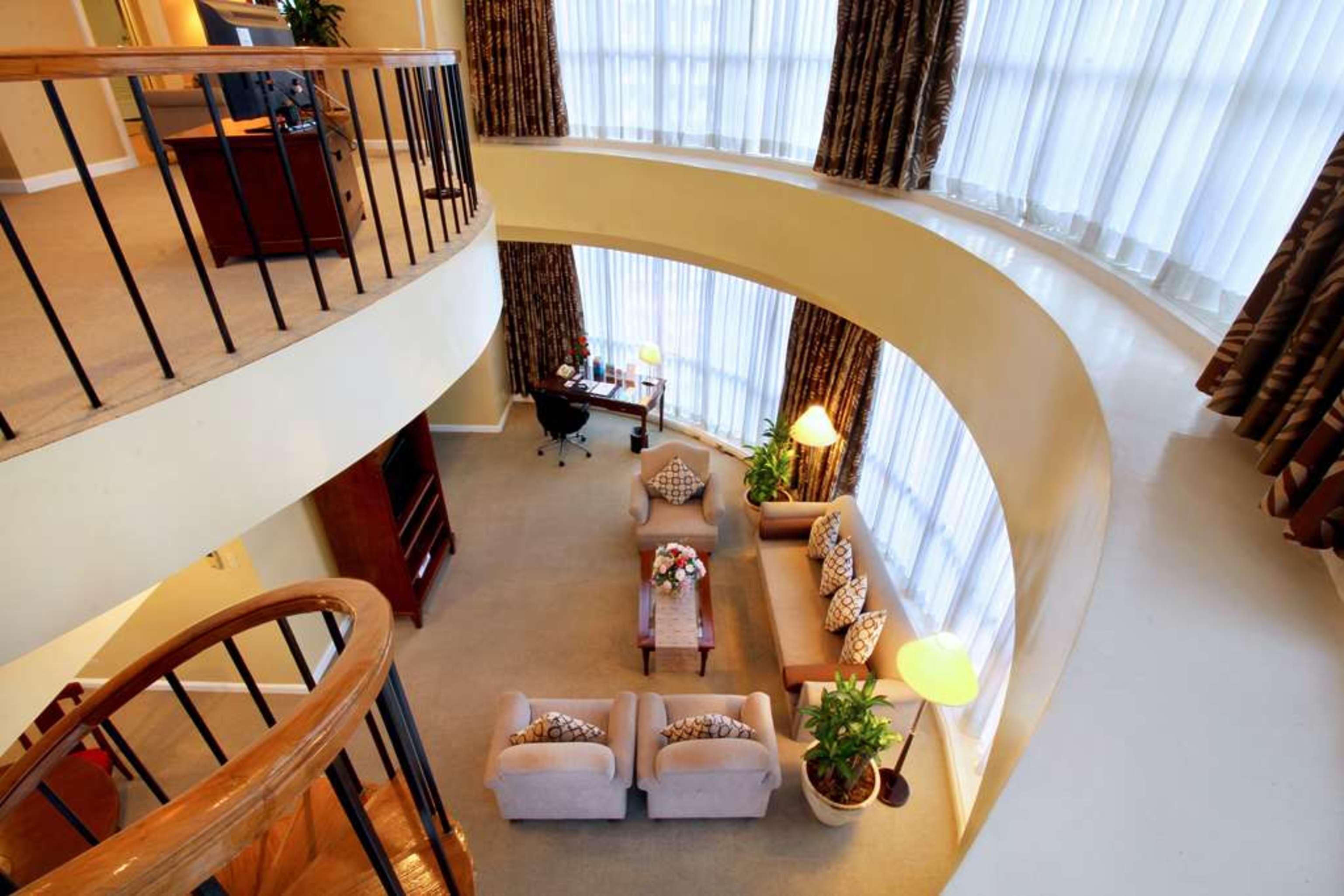 Oxford Suites Makati Makati City Zewnętrze zdjęcie