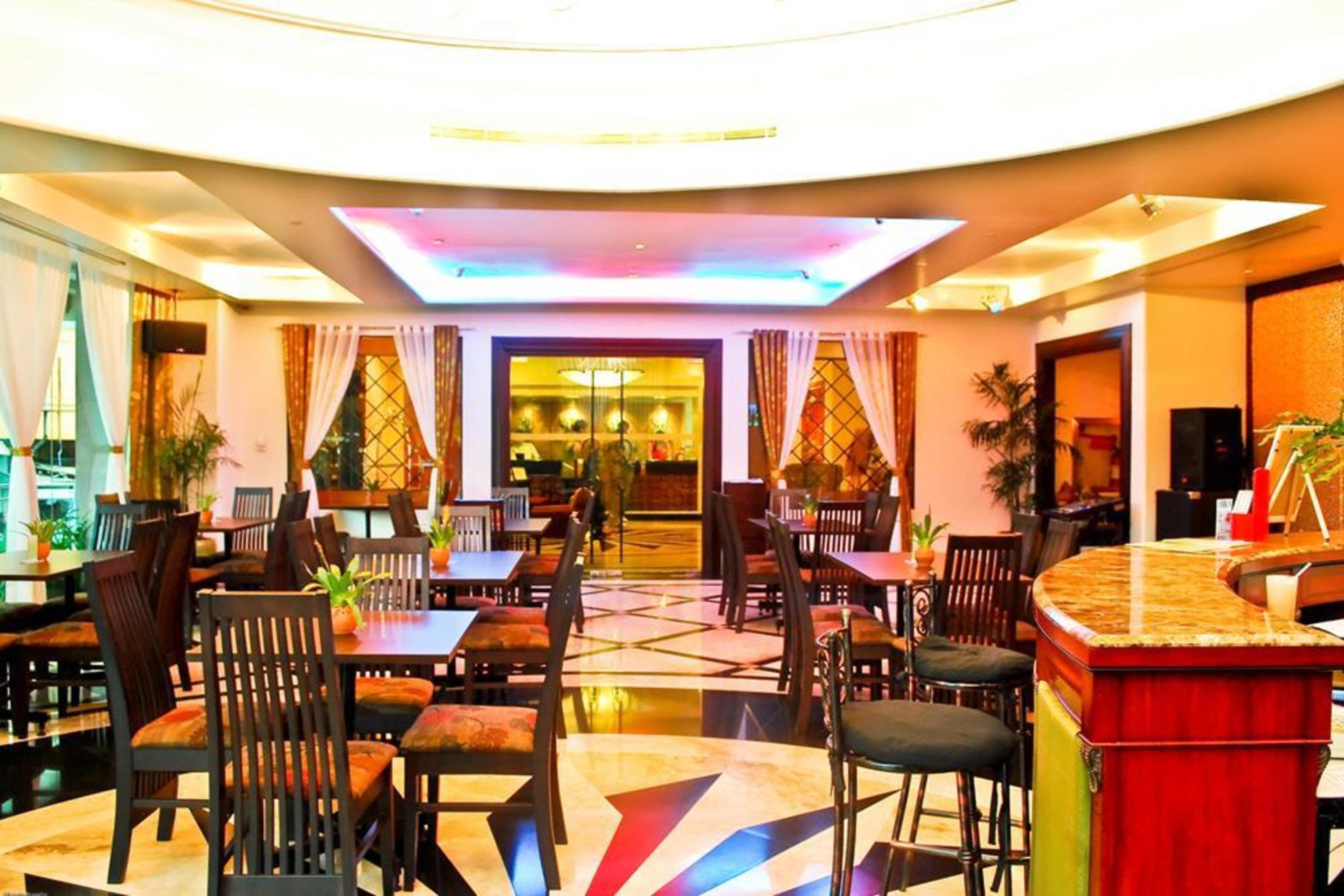 Oxford Suites Makati Makati City Zewnętrze zdjęcie