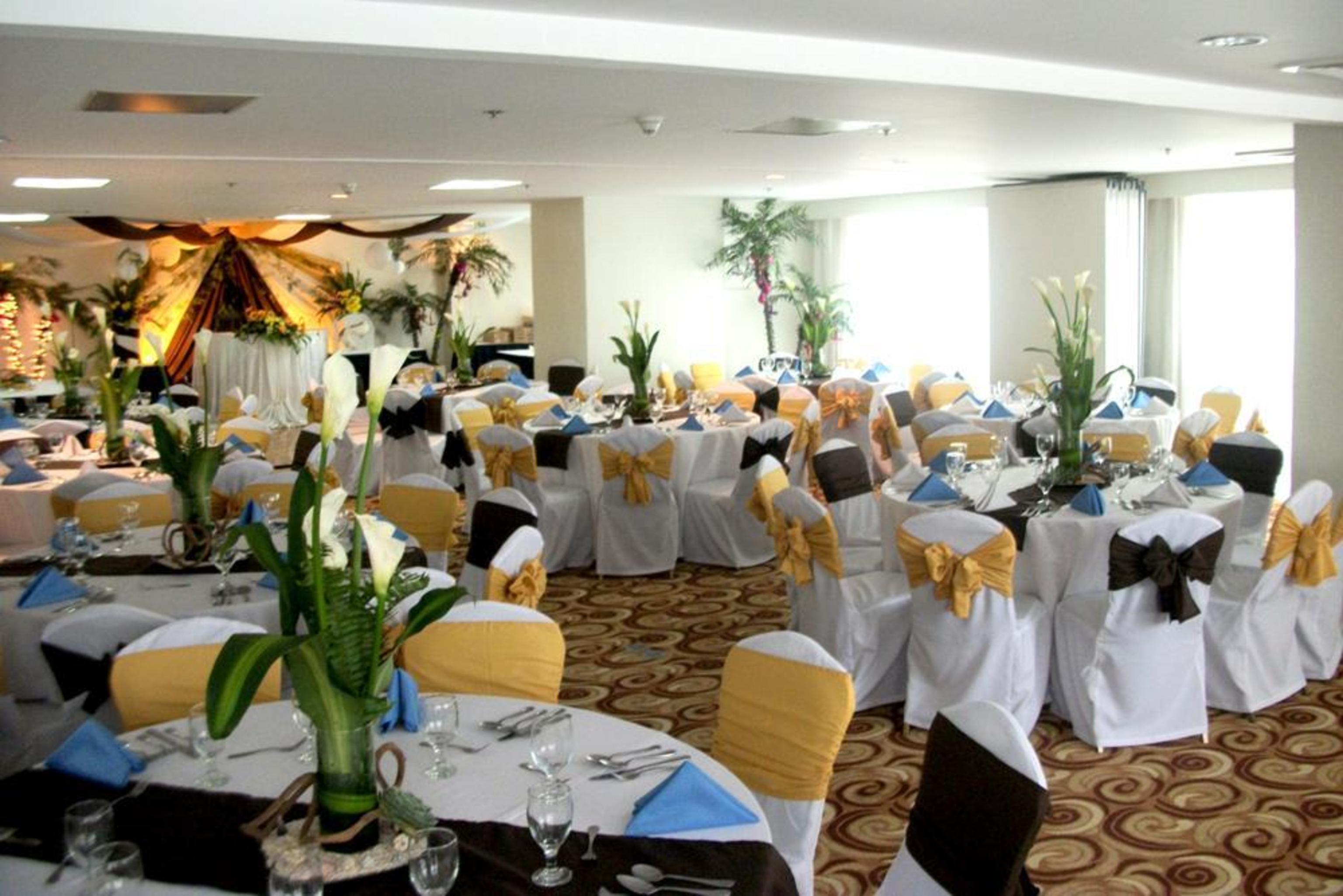 Oxford Suites Makati Makati City Zewnętrze zdjęcie