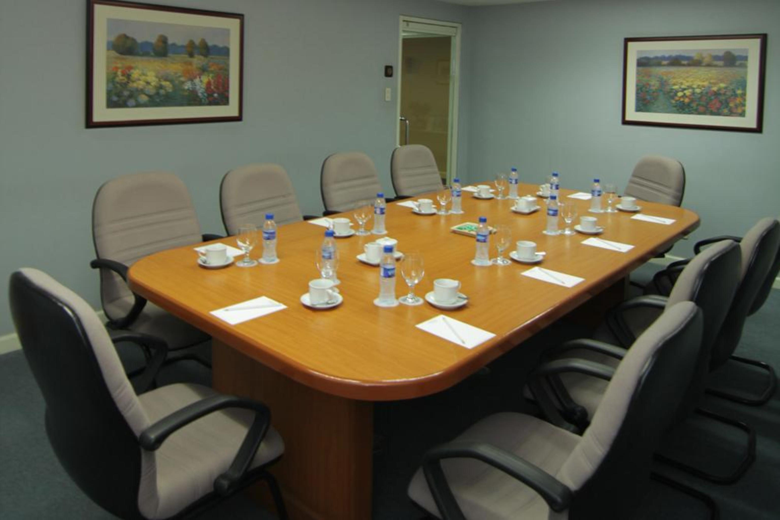 Oxford Suites Makati Makati City Zewnętrze zdjęcie