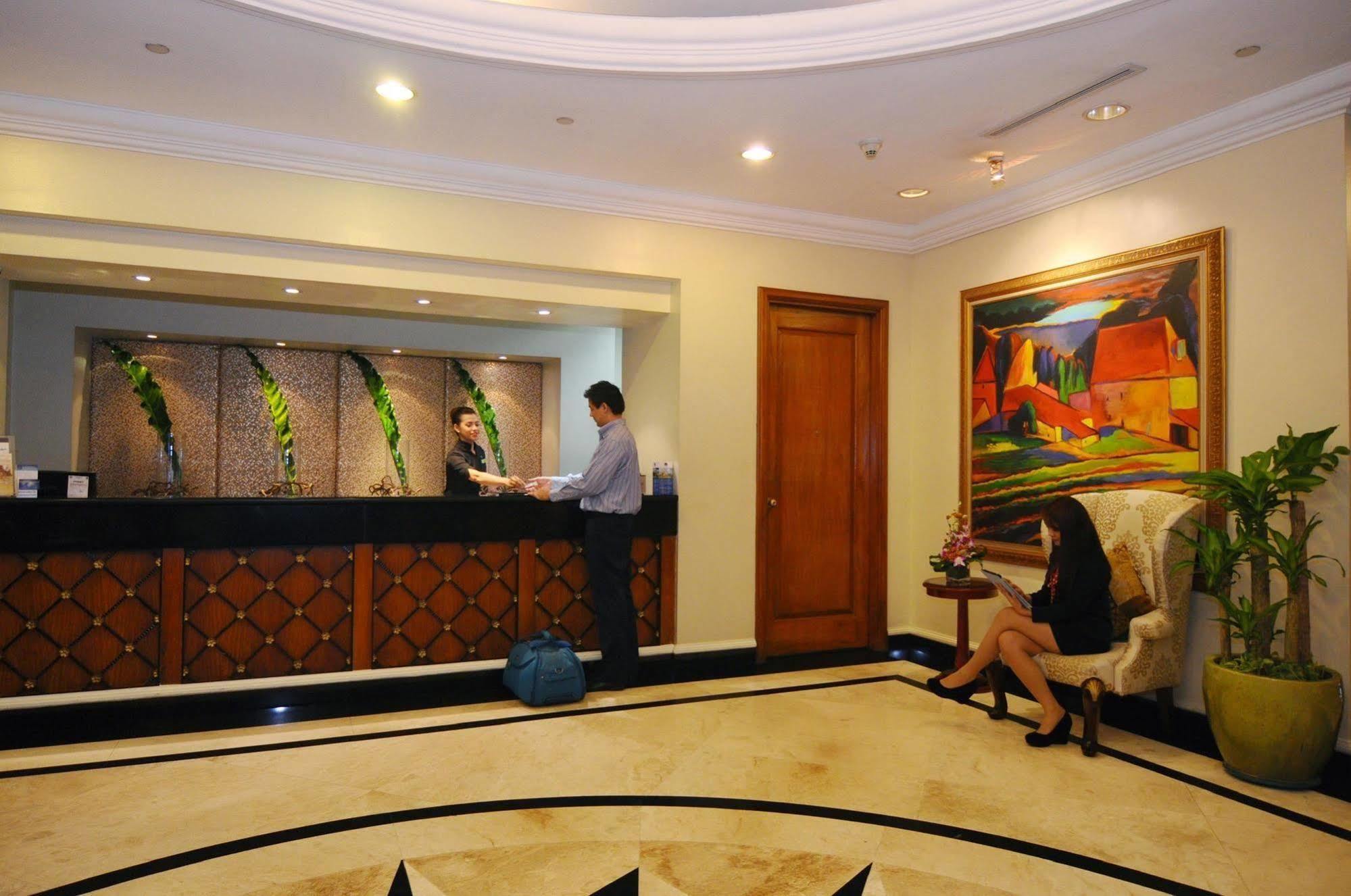 Oxford Suites Makati Makati City Zewnętrze zdjęcie