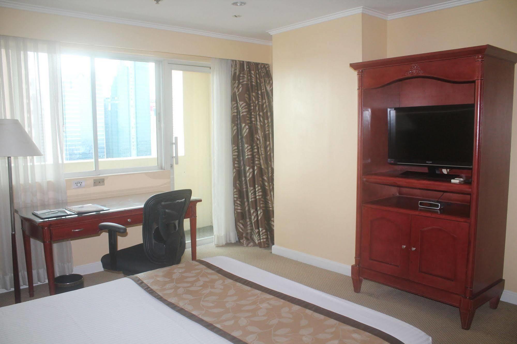 Oxford Suites Makati Makati City Zewnętrze zdjęcie