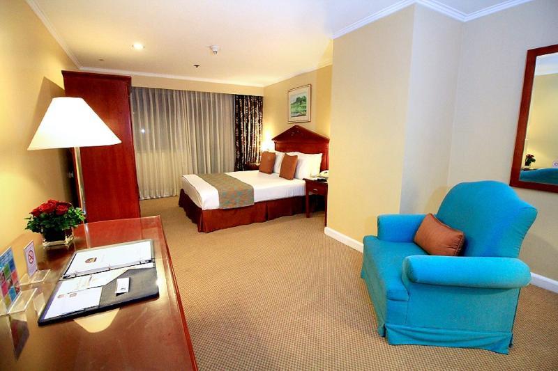 Oxford Suites Makati Makati City Zewnętrze zdjęcie