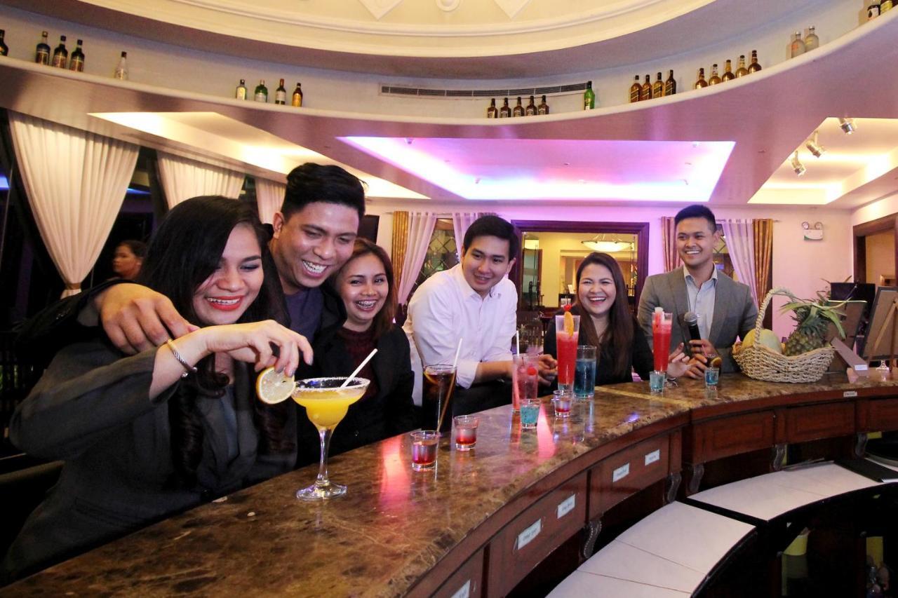 Oxford Suites Makati Makati City Zewnętrze zdjęcie